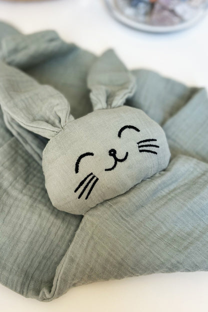 SALBEIGRÜNES HÄSCHEN-SCHÖNHEITS-HASE