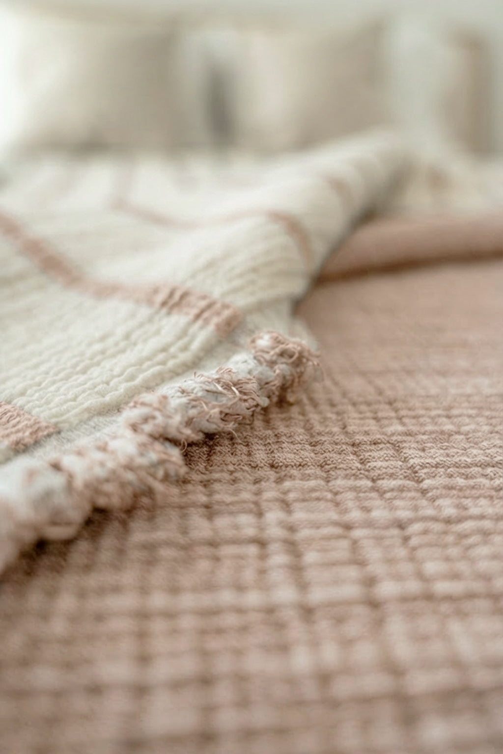 DUO BEIGE CRINKLE BED COVER